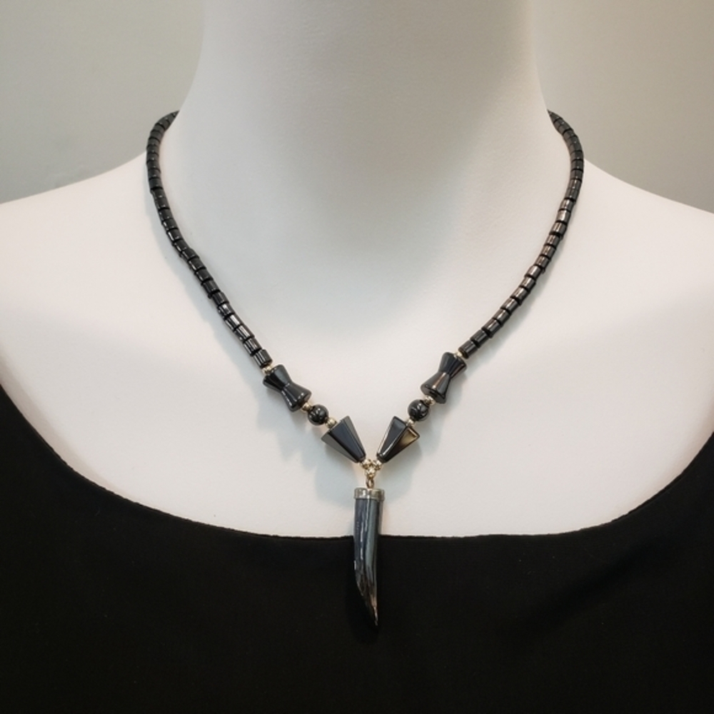 VINTAGE 90s Hematite Stone Tusk Necklace Unisex 18"